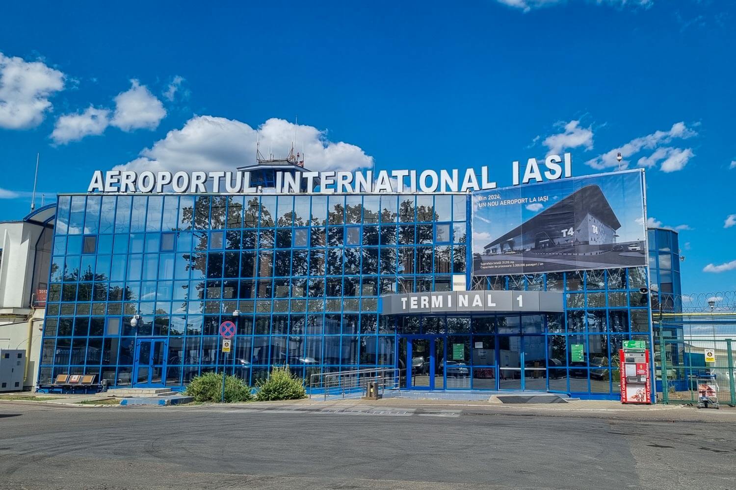 Why choose Crazyrent for car rentals at Iași airport