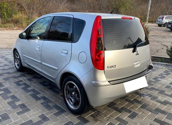 Mitsubishi Colt