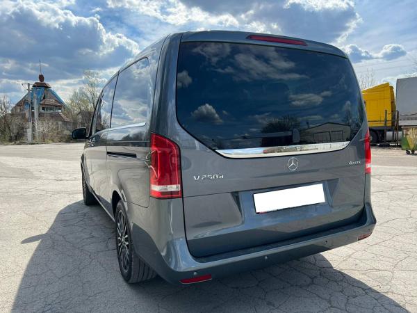 Mercedes-Benz V-Class