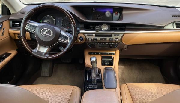 Lexus ES300h
